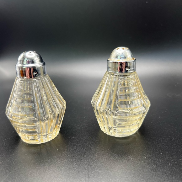 Anchor Hocking Other - Vintage Anchor Hocking Clear Glass Salt and Pepper Shakers Chrome Tops